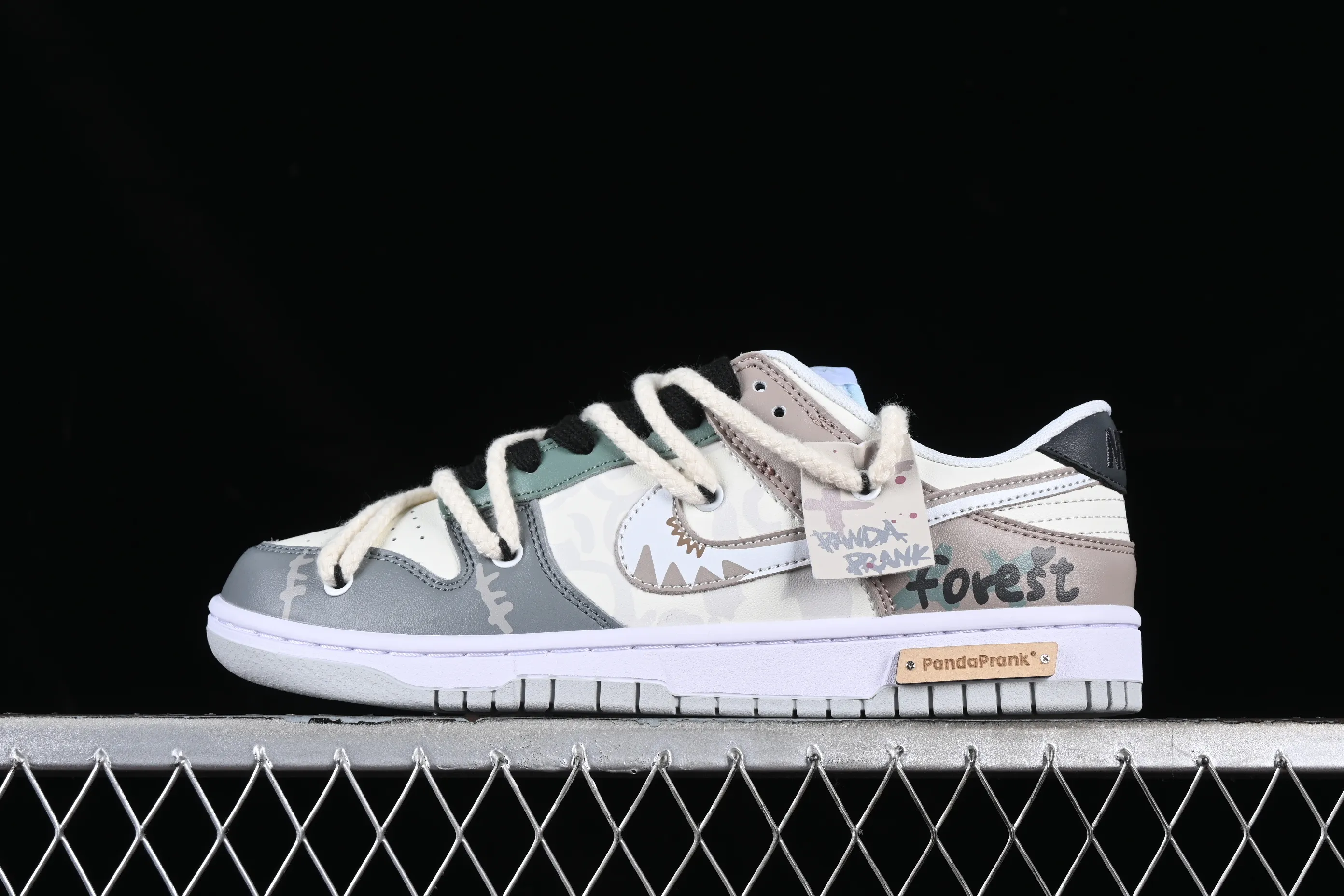 All Categories Nk SB Dunk Series Nk SB Dunk Low Low-top sneakers Customized large box Nk Dunk Low Panda Prank-Jungle Crossing Forest Fruit SB strap low-top casual sneakers DV0831-101